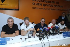 Members of Armenia's Greco-Roman wrestling delegation gave a press conference at Sputnik Armenia press club