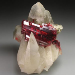 15167560-r3l8t8d-650-amazing-stones-minerals-19__700