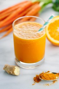 carrot-juice-smoothie-with-turmeric-and-ginger