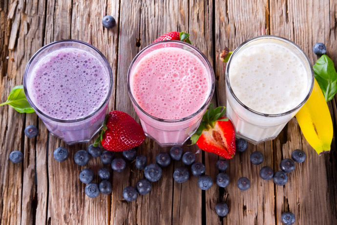 milkshake-berries-fruits-blueberries-strawberries-banana