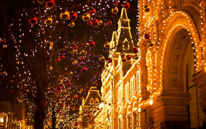 18684915-town-christmas-new-year-lights-bokeh-night-1478179442-1000-d0a86dde98-1478263734