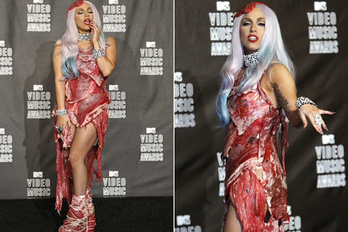 most-shocking-red-carpet-outfits-youve-ever-seen-08