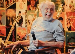 99-ամյա Դիկ Վան Դայքը պատմել է կյանքի մասին հարյուրամյակի շեմին. «Դա անեծք է» 99-ամյա Դիկ Վան Դայքը պատմել է կյանքի մասին հարյուրամյակի շեմին. «Դա անեծք է»